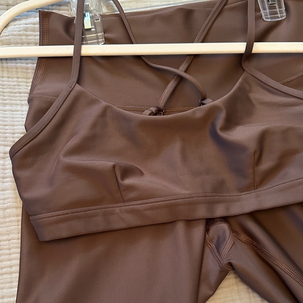 ALO Yoga Airlift Medium Brown Leggings & Sports Bra Set - Picture 9 of 9